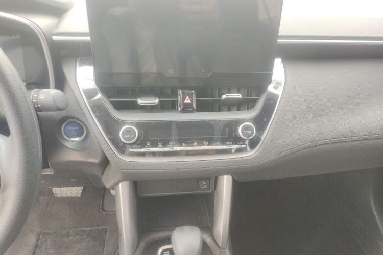 Used Toyota FRONTLANDER 2023 2.0L Smart Electric Hybrid Dual-Engine Luxury Edition Audio And AC Panel