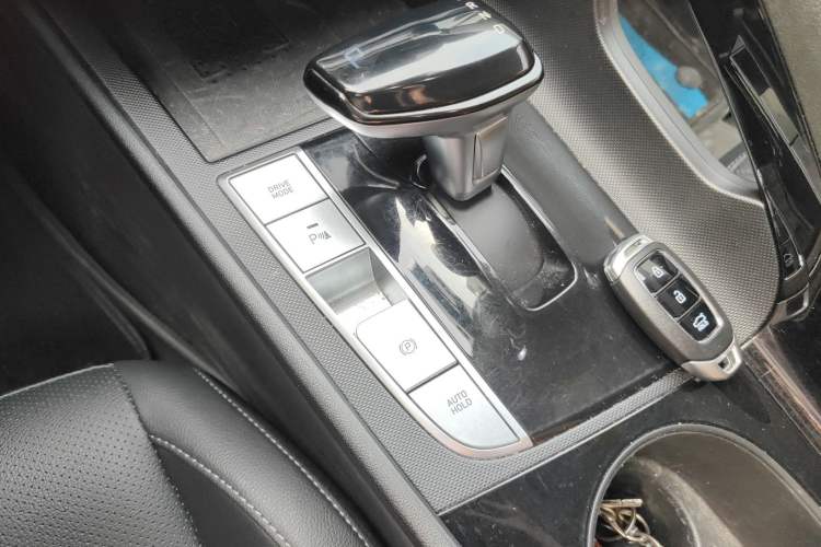 Used Hyundai Elantra 2023 1.5L CVT TOP Flagship Edition Gear Lever