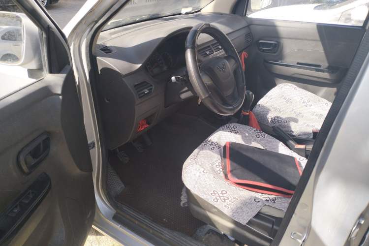 Used Wuling Zhiguang V 2018 1.2L Standard Model LMH
