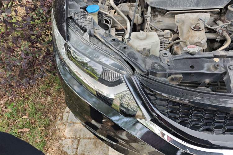 Used Honda Jade 2013 1.8L automatic Comfort version 5 seats Right Front Headlight