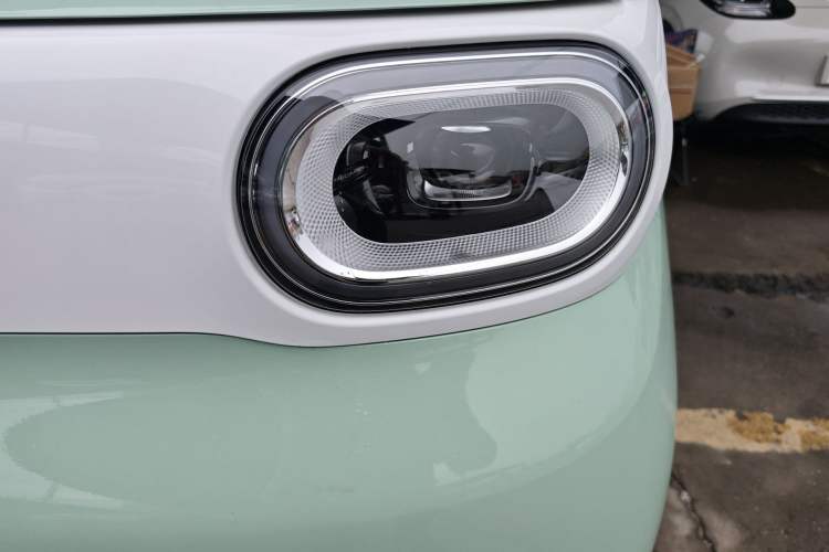 Used Wuling Hongguang MINIEV 2024 3rd Generation 215km Advanced Version Left Front Headlight