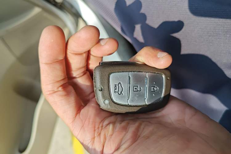 Used Hyundai Verna (older generation) 2014 1.4L Automatic Leading-Edge GLX
