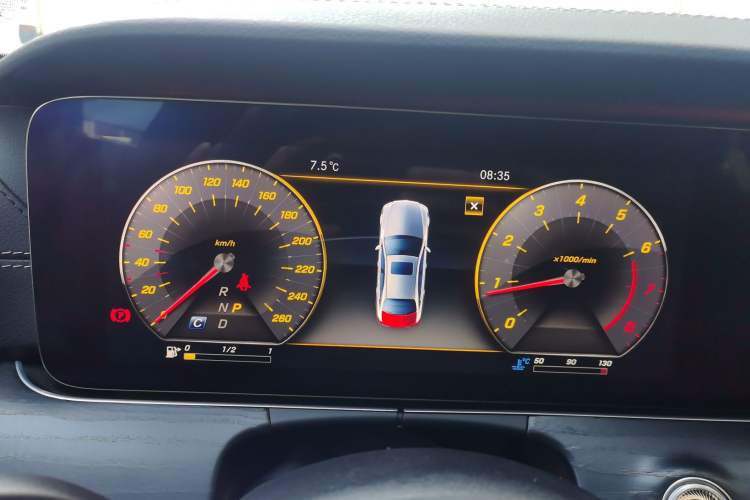 Used Mercedes-Benz E-Class 2018 E 300 L Sporty and Stylish Model