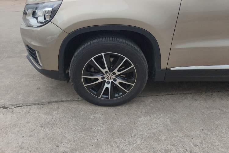 Used Volkswagen Tiguan L 2015 1.8TSI Automatic All-Wheel-Drive Luxury Model