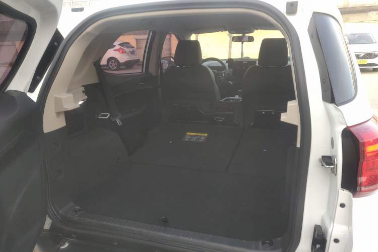 Used BYD Yuan New Energy 2019 EV535 Smart Connect Trendsetting Model Trunk