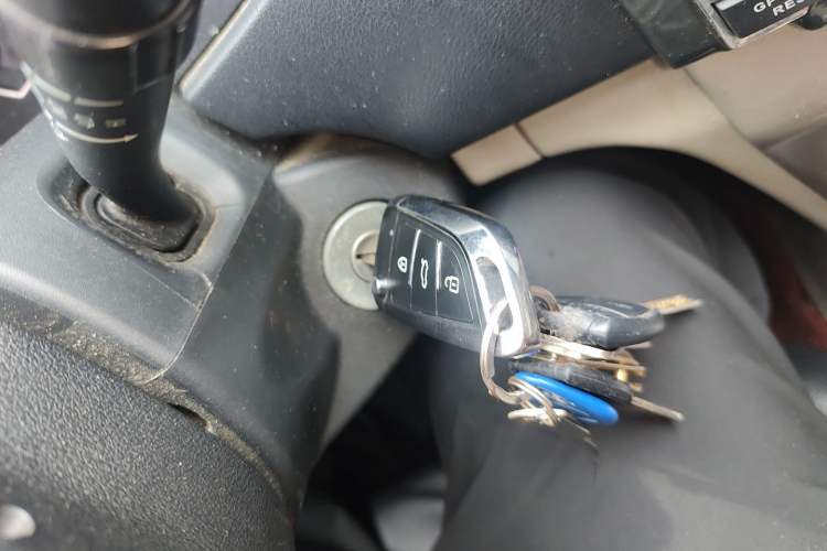 Used Changan Alsvin V3 2012 1.3L Manual Comfort Version China IV Standard
