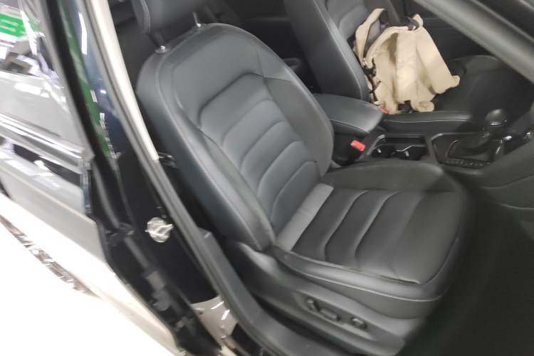 Used Volkswagen Tiguan L 2019 330TSI Automatic Two-Wheel Drive Smart Luxury Version China VI Standard Right Front Seat