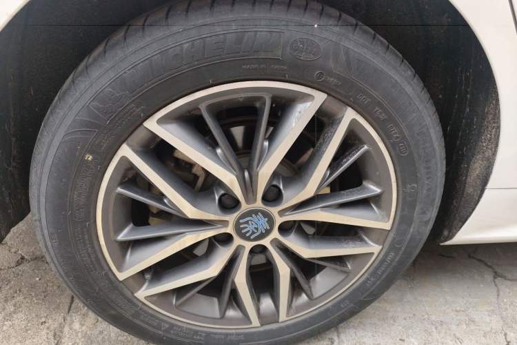 Used BYD Qin Pro New Energy 2018 DM 1.5TI Automatic Smart Connect Elite Model Right Rear Wheel Hub