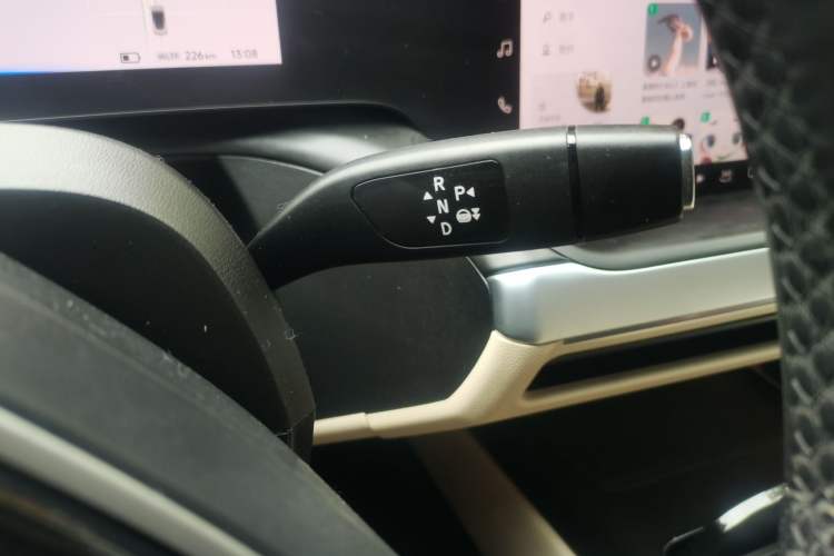 Used XPeng P7 2020 586N Gear Lever