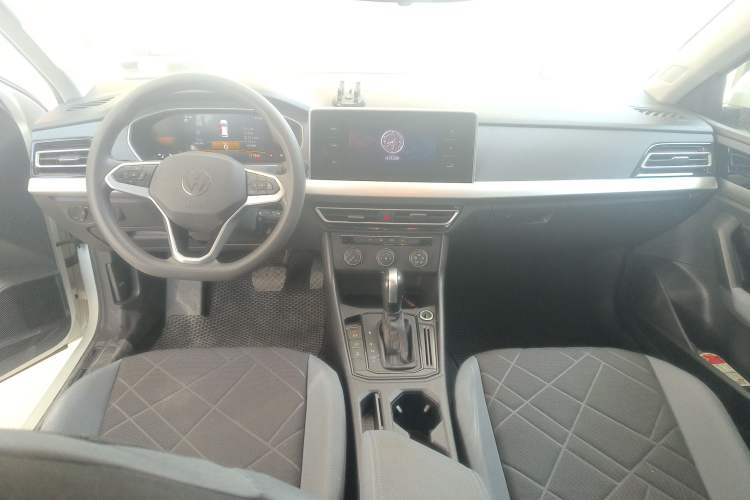 Used Volkswagen Lavida 2023 1.5L Automatic De Yi Edition Center Console