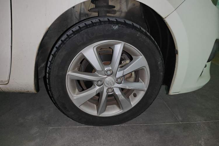 Used Toyota YARiS L Zhi Xuan 2014 1.5G Automatic Xuan Dong Edition Right Front Wheel Hub