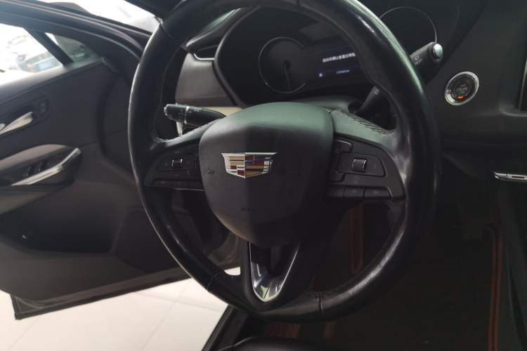 Used Cadillac XT4 2018 28T Two-Wheel Drive Leading Version
