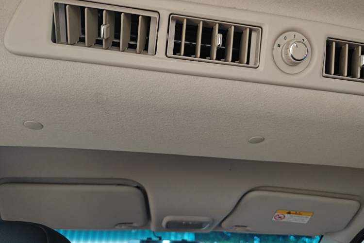 Used Venucia M50V 2017 1.6L XL CVT Luxury Edition
