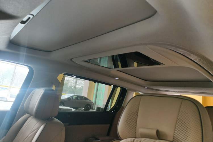 Used XPeng X9 2025 740 Ultra-Long Range Max
