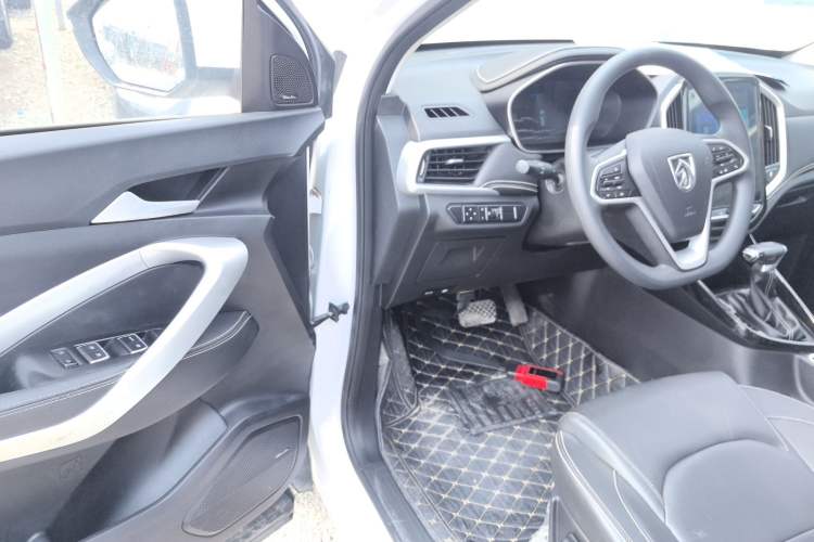 Used Baojun 530 2021 Global Car Anniversary Edition 1.5T CVT Luxury Model 5 Seats
