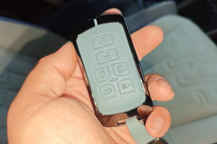 Used Toyota Sienna 2020 3.5L Two-Wheel Drive CE Trim 7-Seater Canadian Version