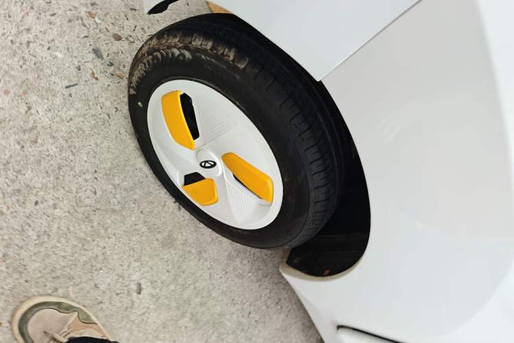 Used Chery QQ Ice Cream 2022 170km Sundae Phosphate Lithium-Ion
