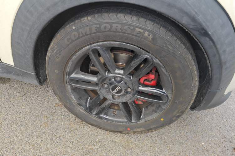 Used MINI Clubman 2011 1.6L COOPER Fun Right Front Wheel Hub