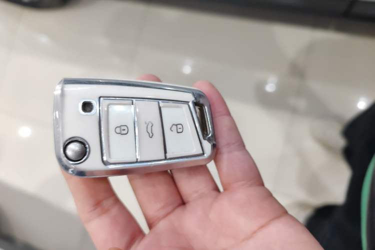 Used Volkswagen Tiguan L 2024 Outstanding Model 300TSI Automatic Two-Wheel Drive Longteng Edition