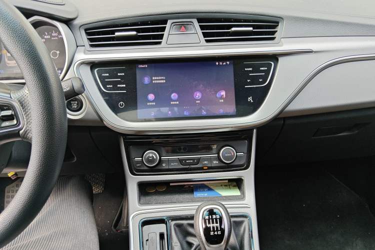 Used Geely Auto Emgrand GL 2018 1.8L Manual Elite Smart Connectivity Version Audio And AC Panel