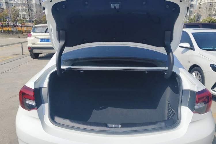 Used Buick Regal 2019 20T Elite Version China VI Standard Trunk