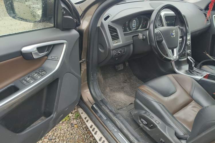 Used Volvo XC60 2015 T5 AWD Smart Drive Edition Driver Seat