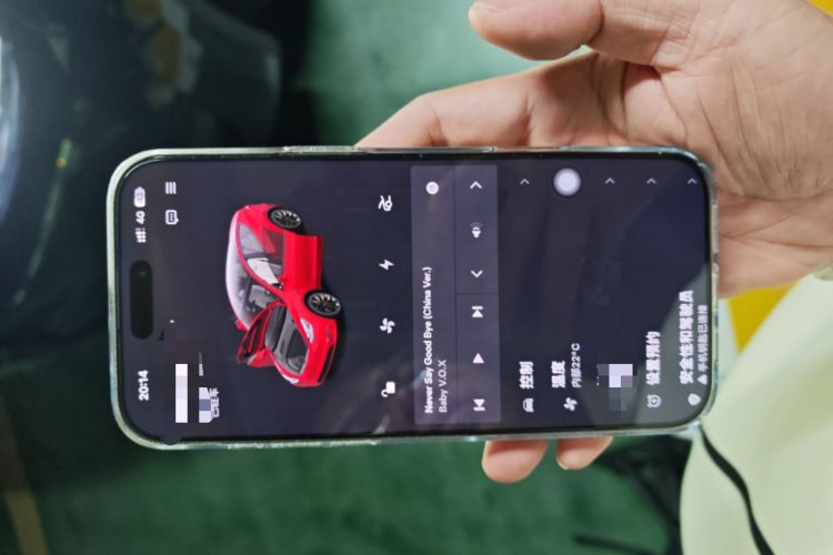 Used Tesla Model Y 2023 Long-Range All-Wheel-Drive Version Vehicle Key