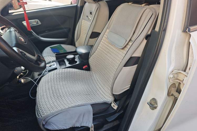 Used Bestune X80 2013 2.0L automatic comfort version Left Front Seat