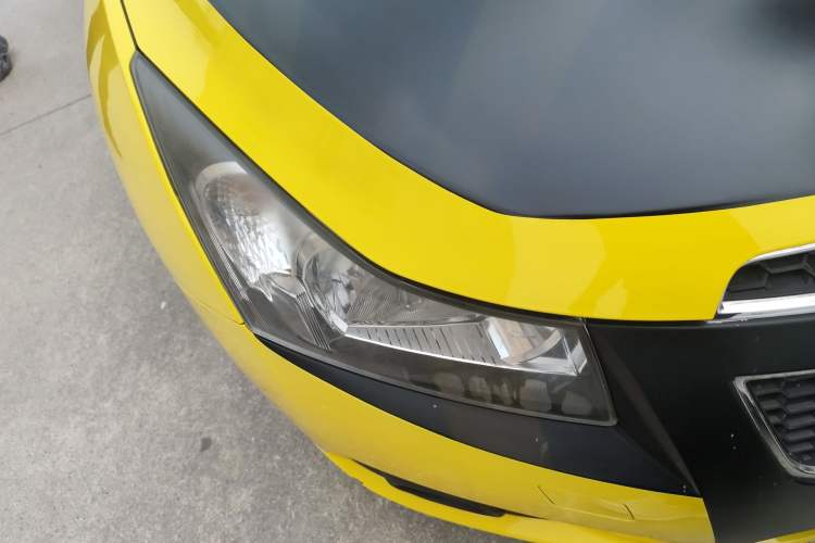 Used Chevrolet Cruze 2013 1.6L SL MT Right Front Headlight