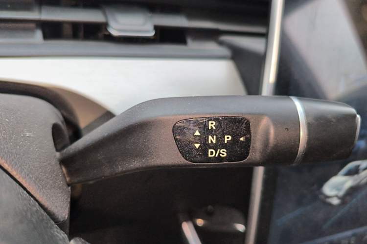 Used NETA V 2022 Chao 400 Lite Gear Lever