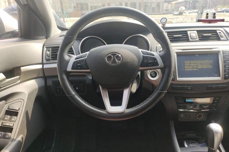 Used BAIC Senova X65 2015 2.0T Automatic Elite Model
