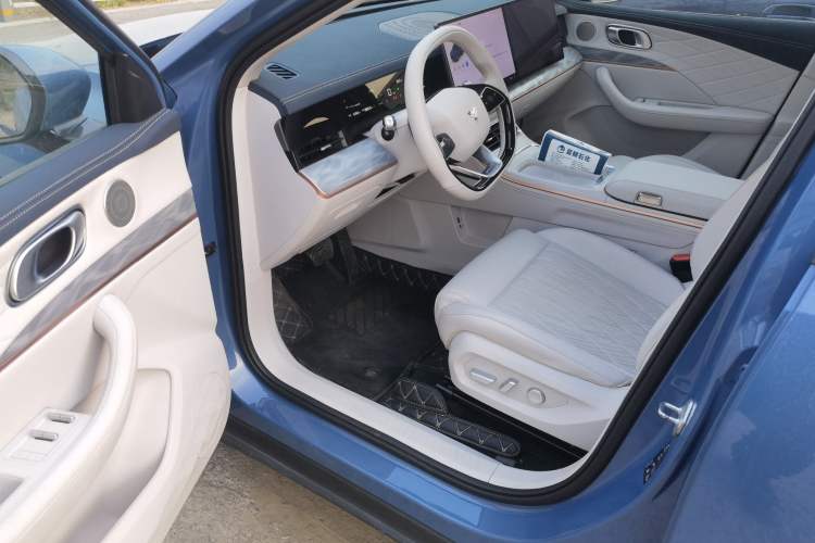 Used NETA L 2024 Extended-Range 310 Flash-Charge Red Edition