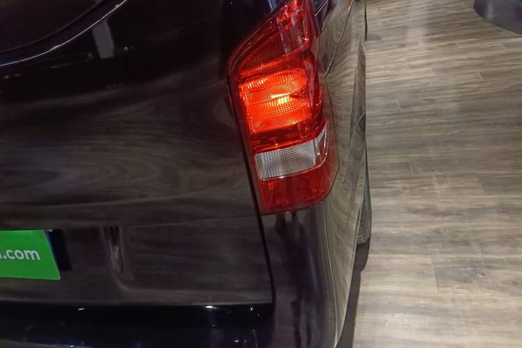 Used Mercedes-Benz Vito 2023 2.0T Elite Version 7 Seats