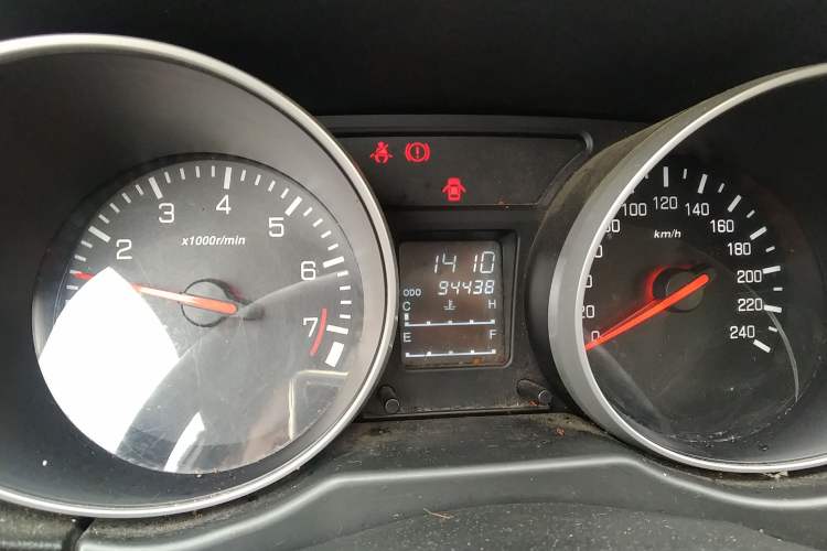 Used FAW Senya S80 2015 1.5L Manual 5-Seater Urban Edition Odometer Close Up