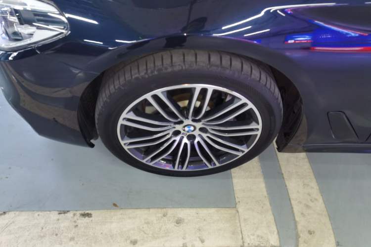Used BMW 5 Series 2018 Restyled 530Li Leading Edition M Sport Package
