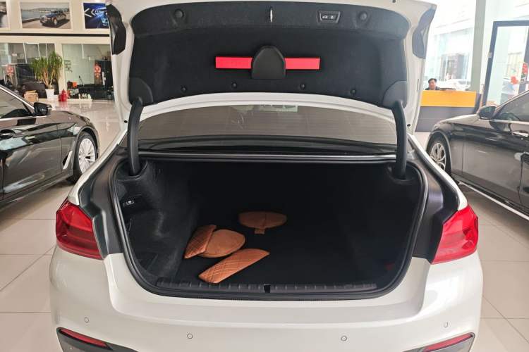 Used BMW 5 Series 2018 Restyled 530Li Luxury Edition M Sport Package
