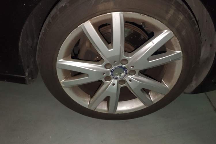 Used Mercedes-Benz CLS 2012 CLS 300 CGI Right Front Wheel Hub