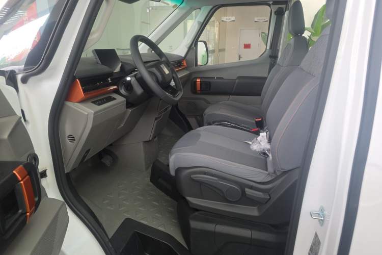 Used Farizon Super VAN 2025 Model, Zhifu Edition, Mid-axle Medium-roof, 83 kWh Left Front Seat