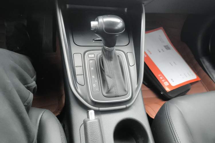 Used Kia Carens 2013 2.0L 5-Seater Automatic Standard Version China IV Standard
