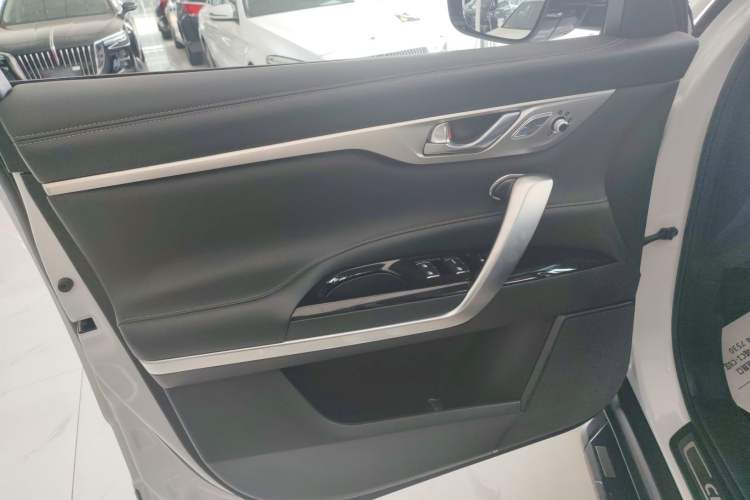 Used Changan CS95 2021 2.0T Two-Wheel Drive Luxury Version