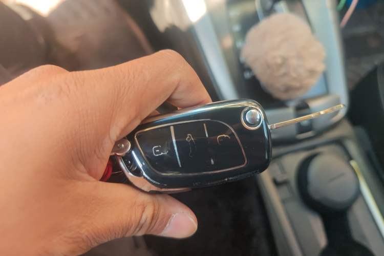 Used Chevrolet Captiva 2014 2.4L Two-Wheel Drive Urban Version 7 Seats Vehicle Key