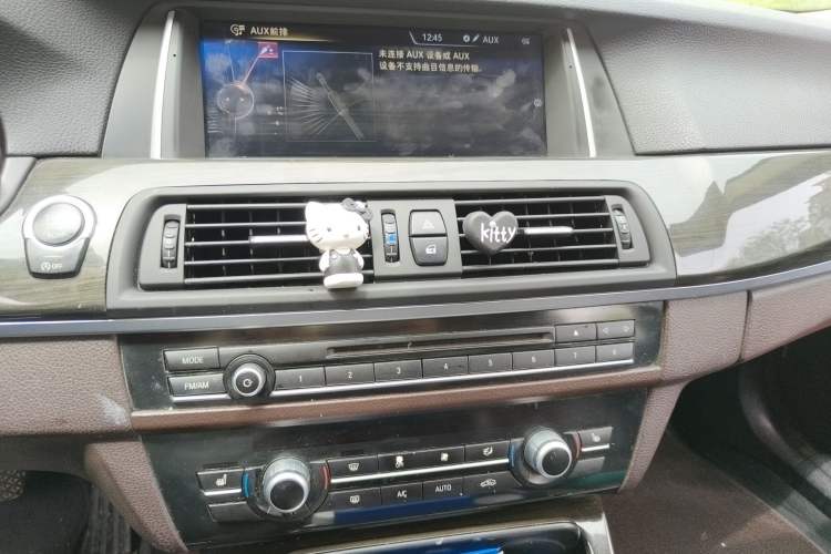 Used BMW 5 Series 2014 525Li Luxury Design Package
