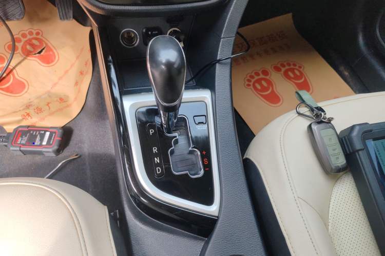 Used CHANGAN Alsvin V7 2015 1.6L Automatic Enjoyment Model China V Standard
