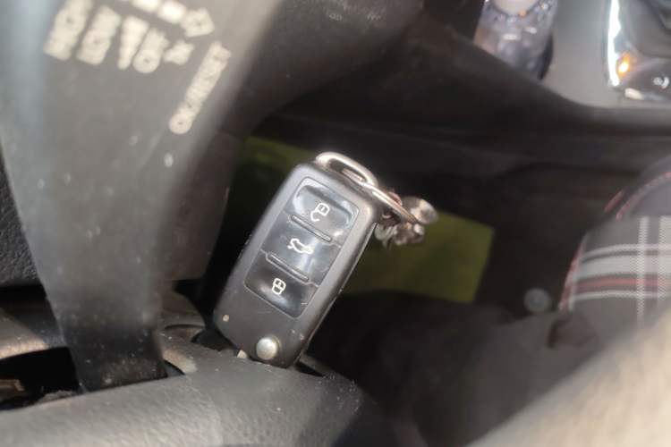 Used Volkswagen Polo 2013 1.4L Automatic Comfort Edition Vehicle Key