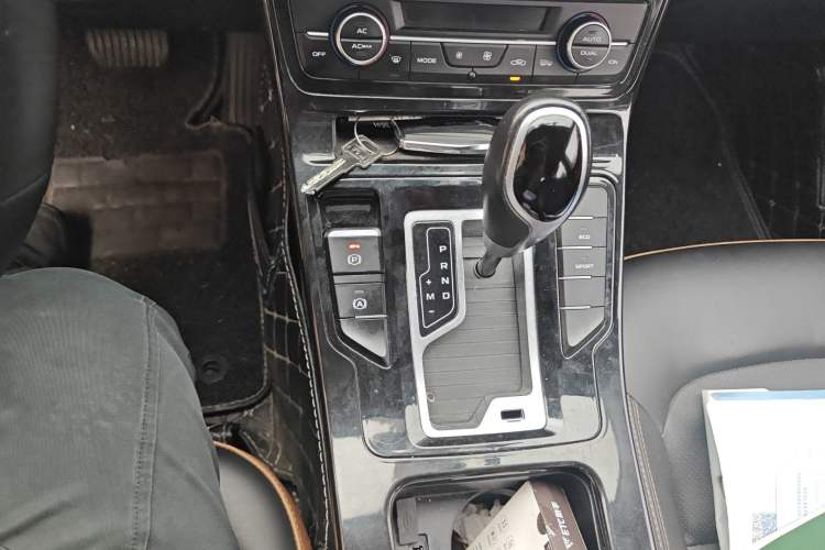 Used Geely Auto Emgrand GL 2020 1.4T CVT Luxury Model Gear Lever