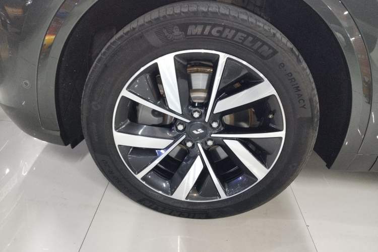 Used Li Auto L8 2023 Pro Model Left Front Wheel Hub