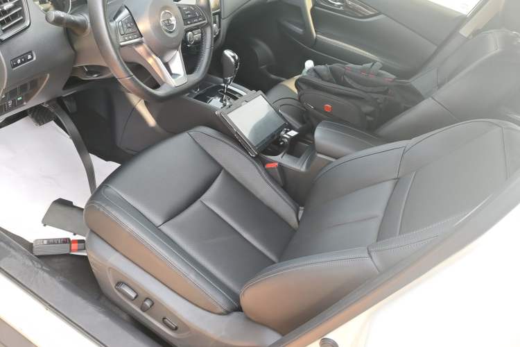 Used Nissan X-Trail 2023 Classic 2.0L Two-Wheel Drive Smart Connect & Comfort Edition Left Front Seat