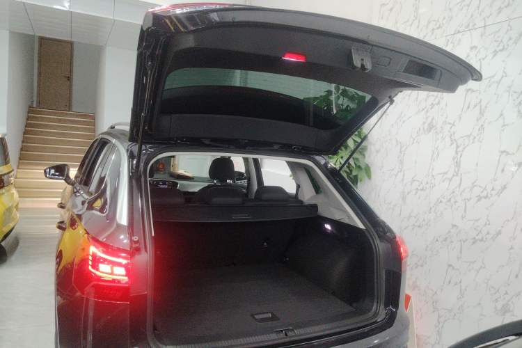 Used Volkswagen Tayron 2019 330TSI Two-Wheel-Drive Luxury Version China V Emission Standard
