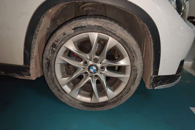 Used BMW X1 2015 sDrive18i Fashion Upgrade Edition Right Front Wheel Hub