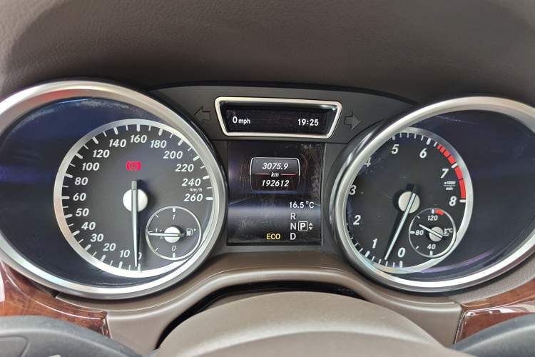 Used Mercedes-Benz M-Class 2014 ML 400 4MATIC Luxury Model
